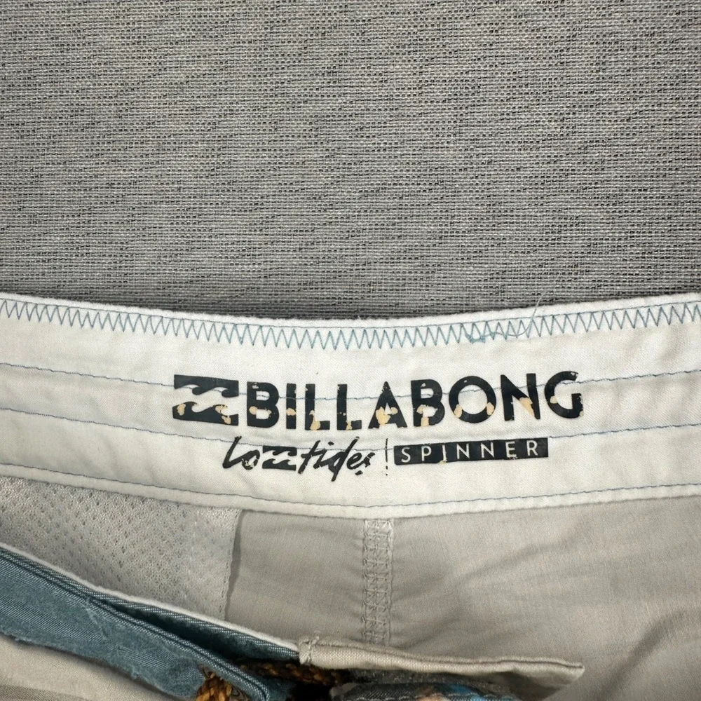 Billabong Lo Tides Spinner Board Shorts Mens 33 Beige Floral Parrot AOP Surf